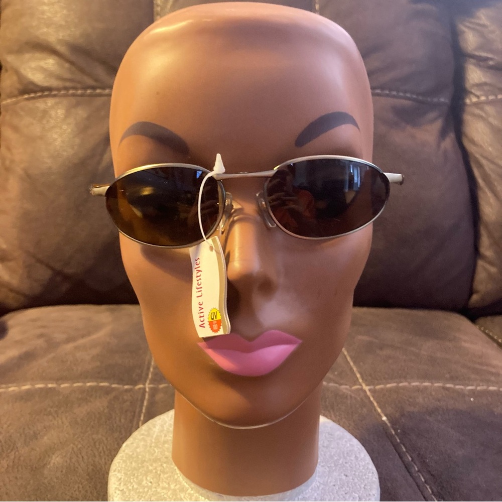 Deadstock Y2K 90s Wire Frame Rave Oval Sunglasses